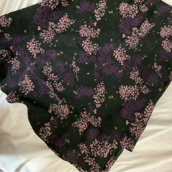 BLACK FLORAL PRINT MIDI SKIRT - Picture 2 of 3